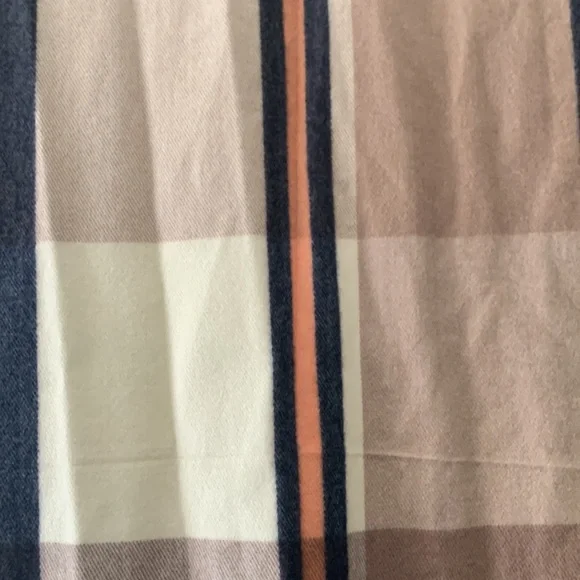 NWT Huge Blanket Scarf - Picture 4 of 7